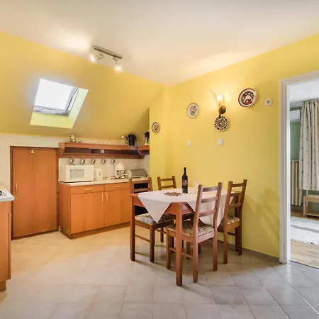 بيت للعطل Katica *